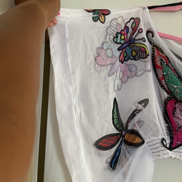 Sparkly crop top with butterflies - Picture 4 of 5